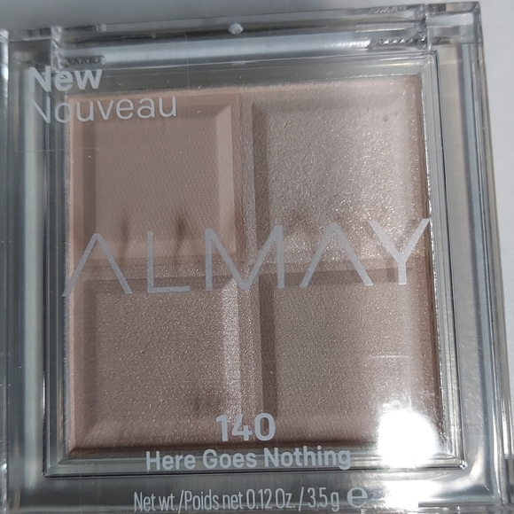 Assortment of makeup - Picture 5 of 10